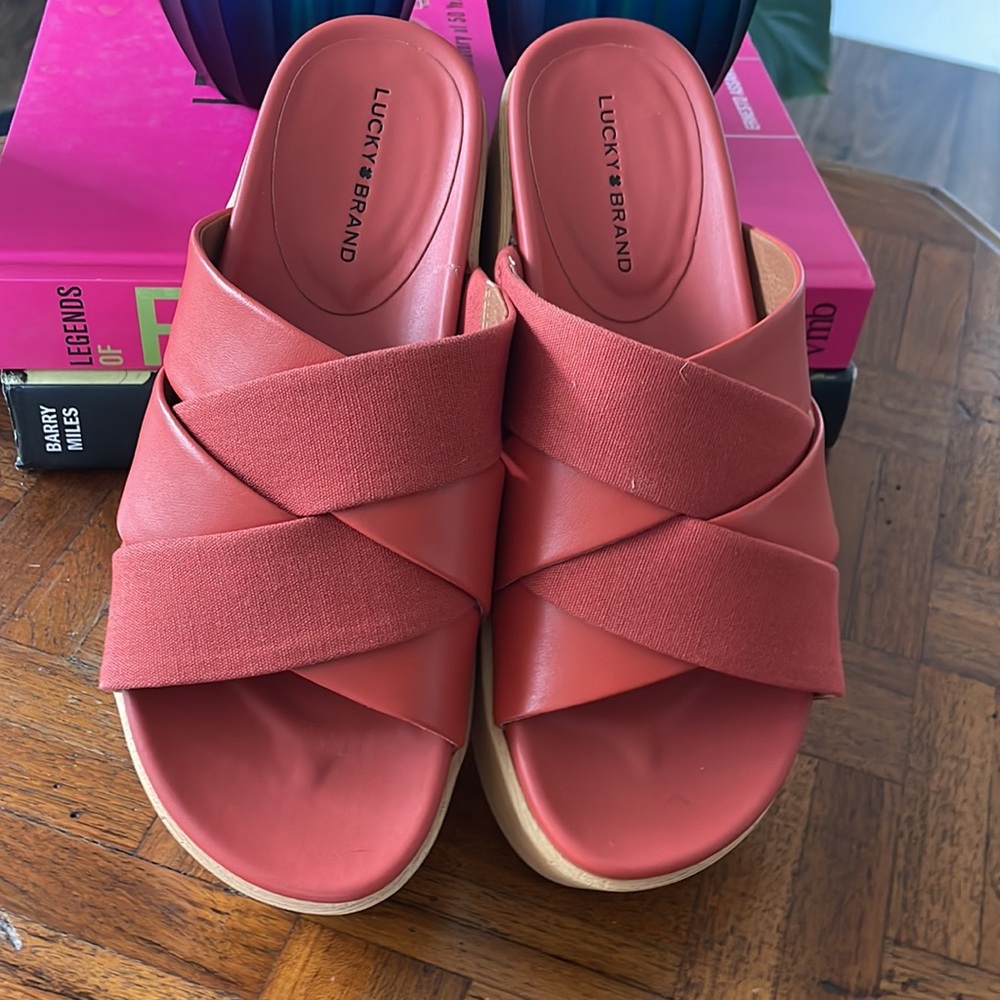 Lucky brand leather platform woven sandals. Size 7. Never worn. Nordstrom Rack.